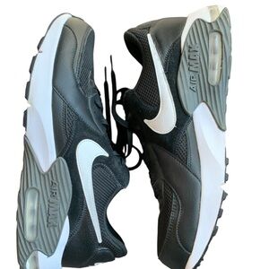 Men’s Nike Air Max Sneakers in Black and White